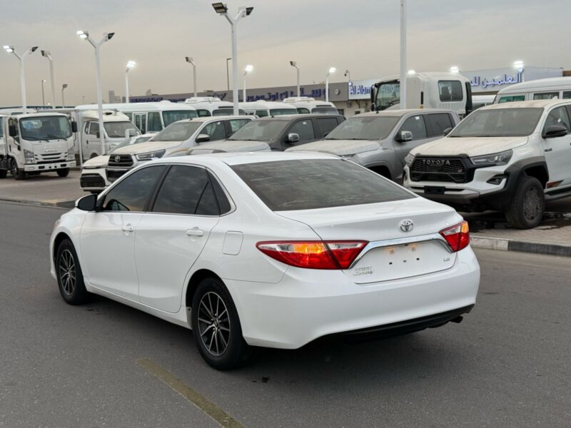 2016 TOYOTA CAMRY LE 2.5L