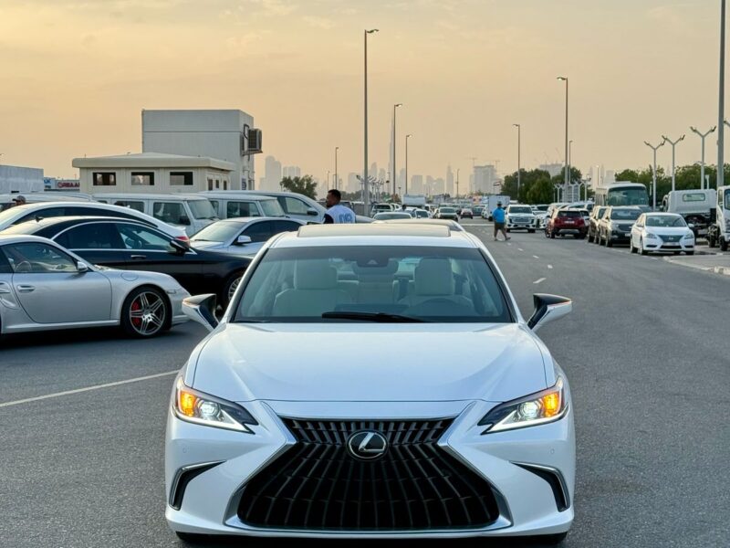 2024 LEXUS ES300 HYBRID AWD 2.5L CLEAN TITLE KM: 1200 ONLY