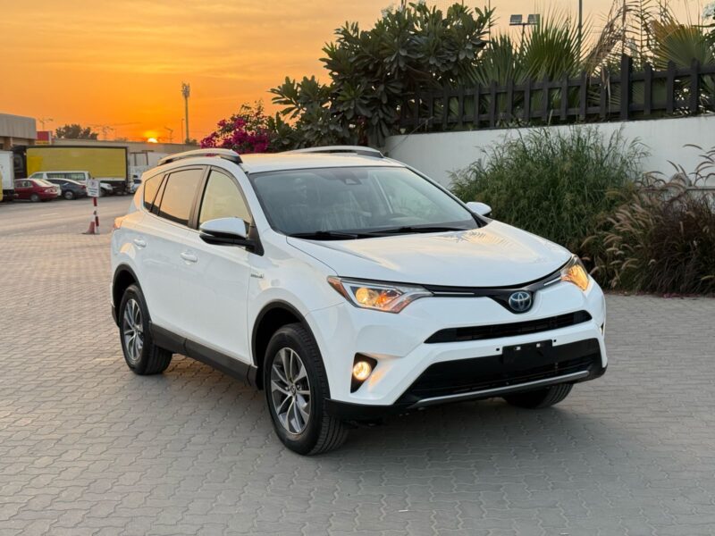 2018 TOYOTA RAV 4 HYBRID XLE