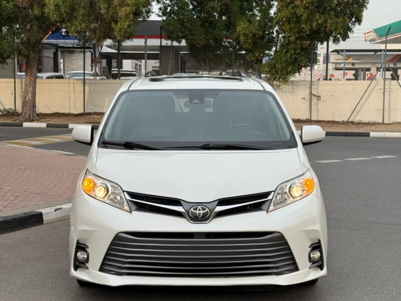 2019 TOYOTA SIENNA LIMITED SUNROOF MILES: 44000