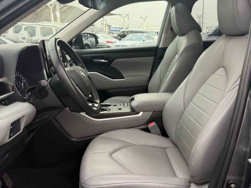 2021 TOYOTA HIGHLANDER XLE SUNROOF FULL OPTION V6 - 3.5L Miles: 59000