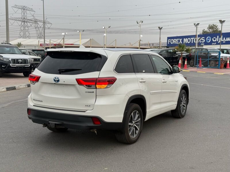 2017 TOYOTA HIGHLANDER XLE HYBRID V6 - 3.5L Miles: 70000