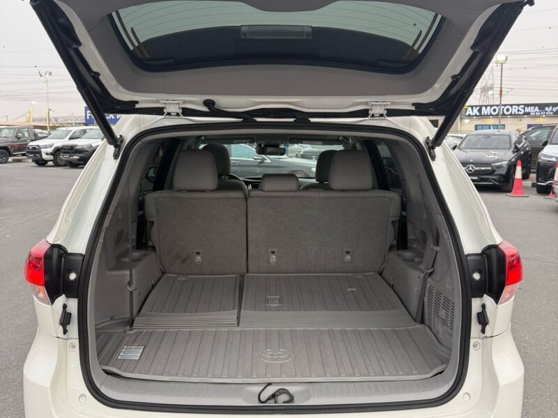 2017 TOYOTA HIGHLANDER XLE HYBRID V6 - 3.5L Miles: 70000