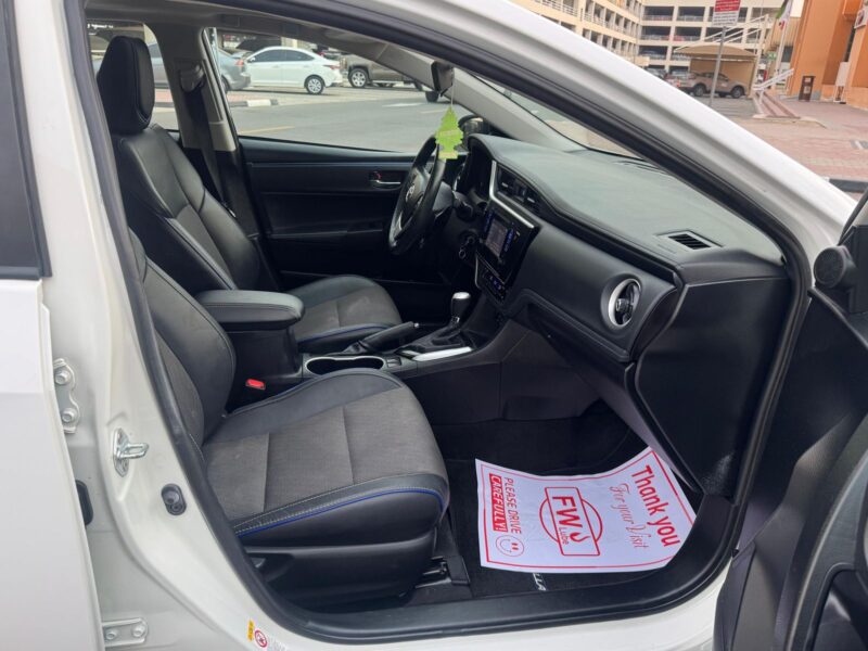 2017 TOYOTA COROLLA XSE Full option