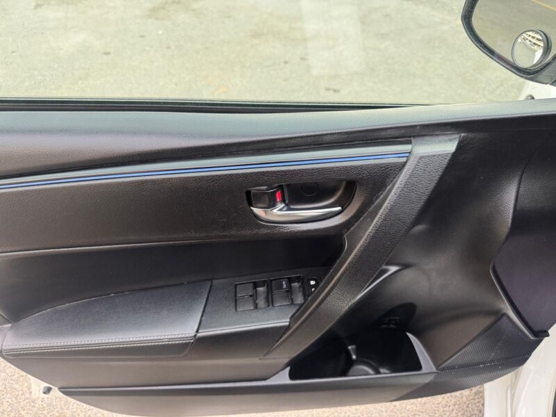 2017 TOYOTA COROLLA XSE Full option