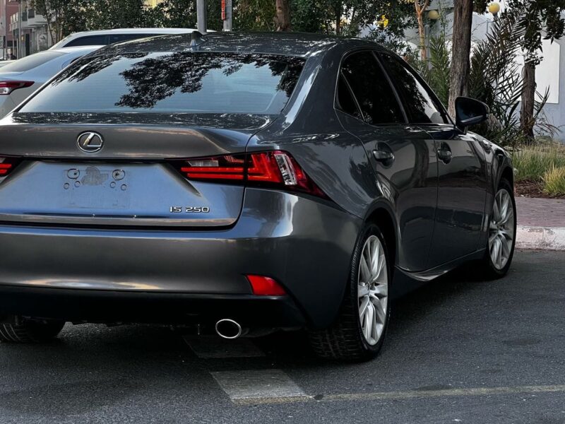 Lexus is250 2014