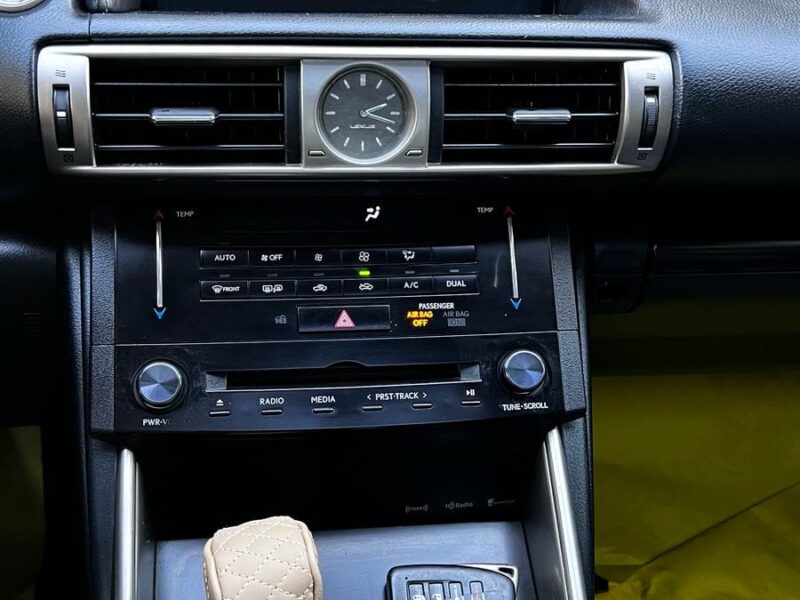Lexus is250 2014
