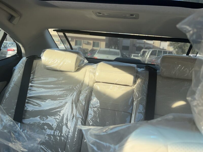 Lexus ES350 model 2013 very good condition just buy and drive